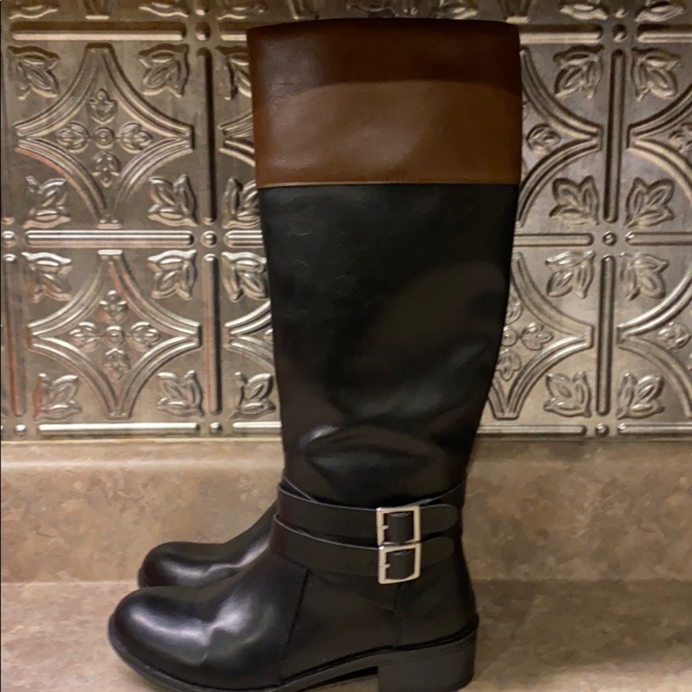 Girls Arizona boots size 6